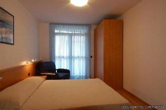 Aparthotel Esperya Lignano Sabbiadoro Luaran gambar