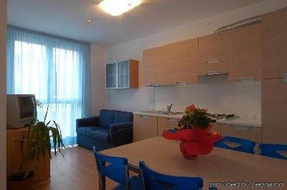 Aparthotel Esperya Lignano Sabbiadoro Luaran gambar